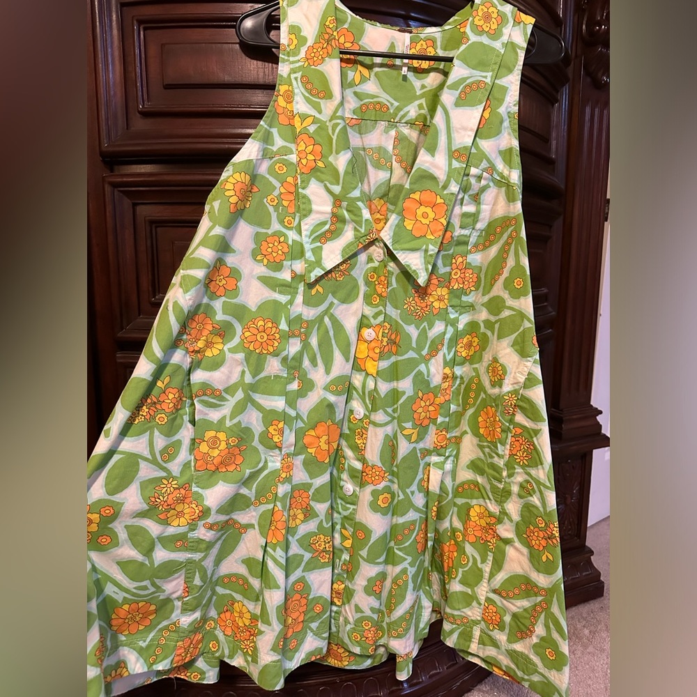 🌼🌼NWT FREE PEOPLE 70s design shirt/dress. Size L